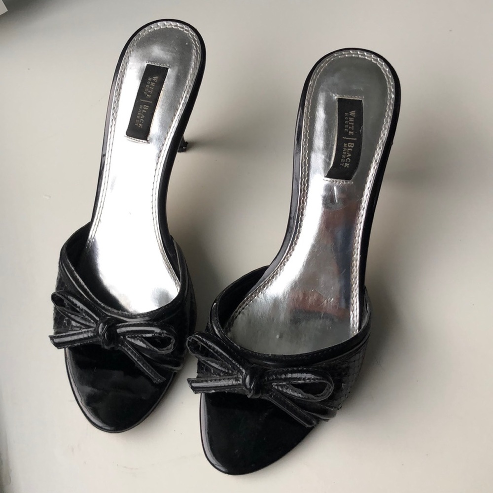 White House Black Market WHBM LANA HEELS BOW TIE